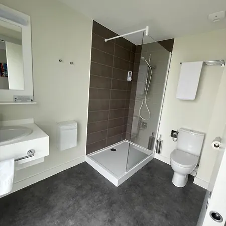 Wood Bordeaux Aeroport Hotel