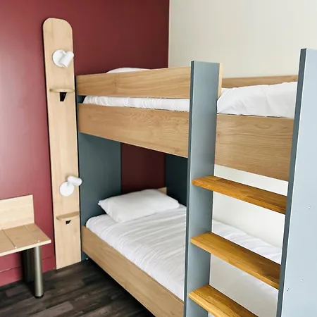 Wood Bordeaux Aeroport Hotel 2*