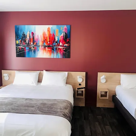 Wood Bordeaux Aeroport Hotel *