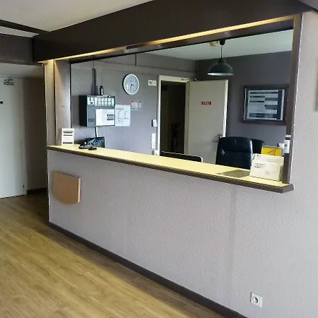 波尔多机场伍德酒店 酒店