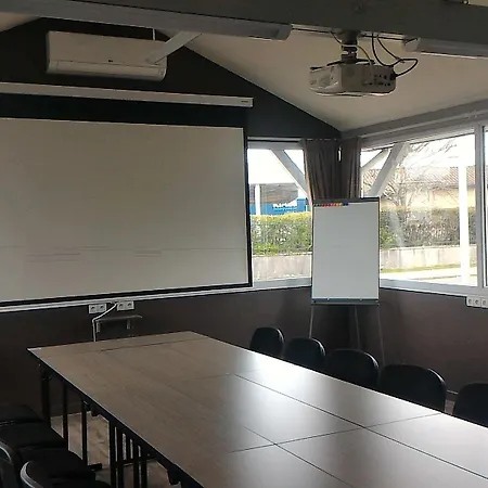 波尔多机场伍德酒店 Mérignac