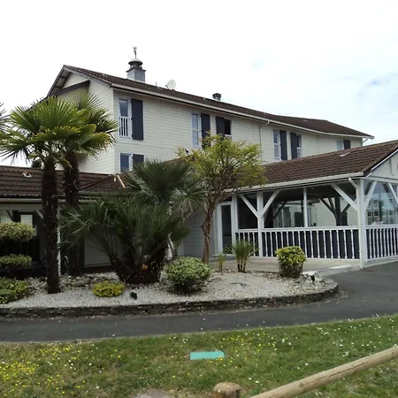 Отель Wood Bordeaux Aeroport Мериньяк