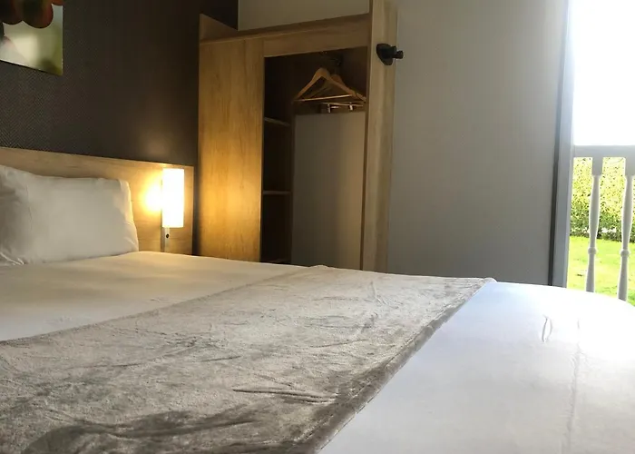 Wood Bordeaux Aeroport Готель Мериньяк