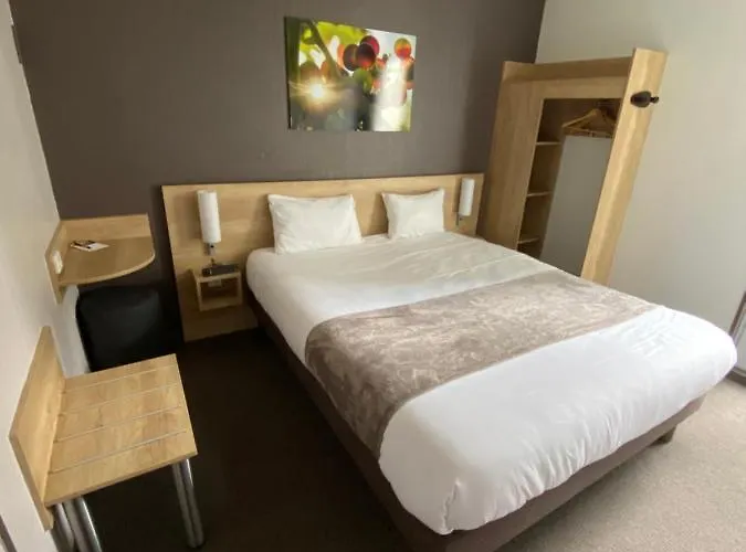 Готель Wood Bordeaux Aeroport 2*