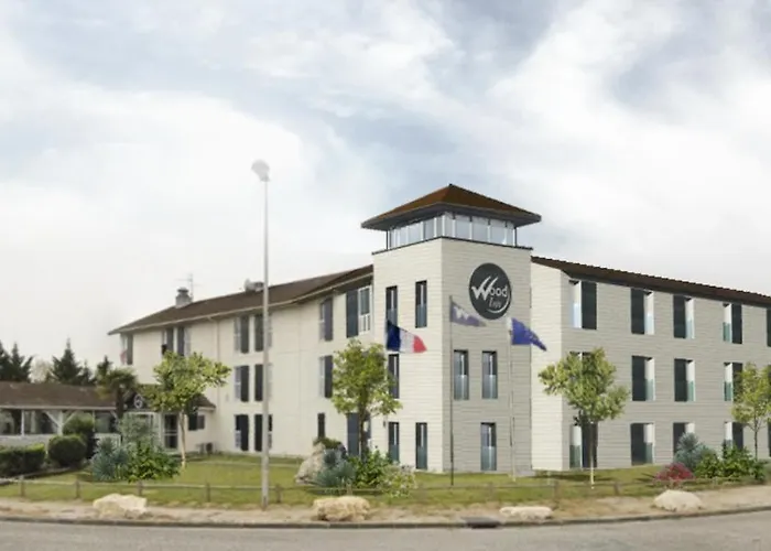 Wood Bordeaux Aeroport Готель