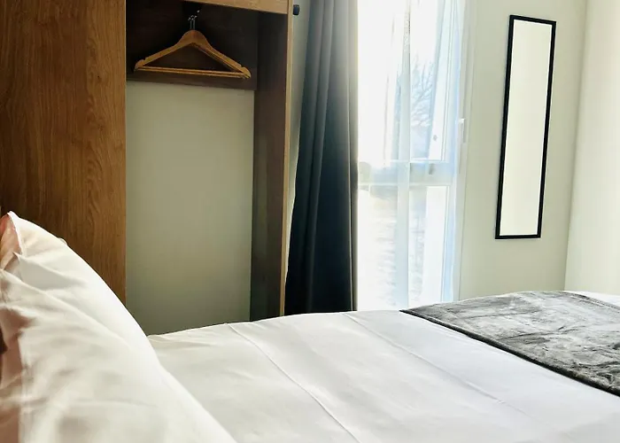 Wood Bordeaux Aeroport Отель