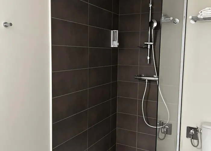 Wood Bordeaux Aeroport Готель Мериньяк