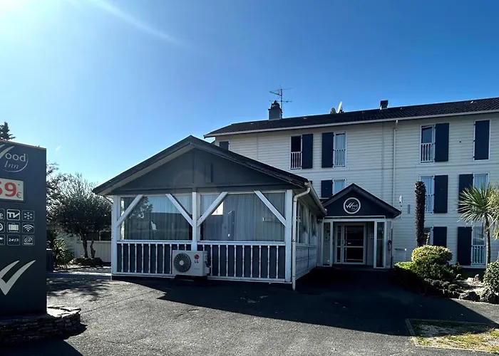 Готель Wood Bordeaux Aeroport 2*