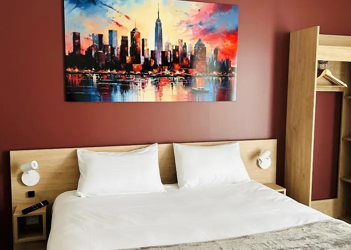 Wood Bordeaux Aeroport Готель 2*