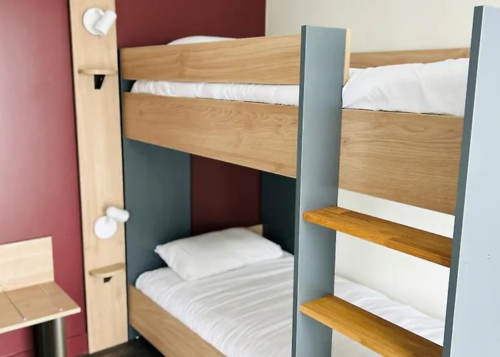 Wood Bordeaux Aeroport Готель 2*