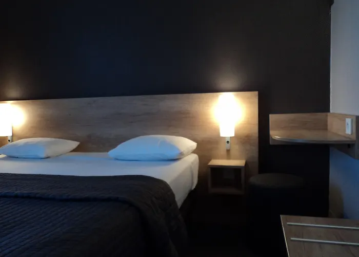 Wood Bordeaux Aeroport Готель Мериньяк