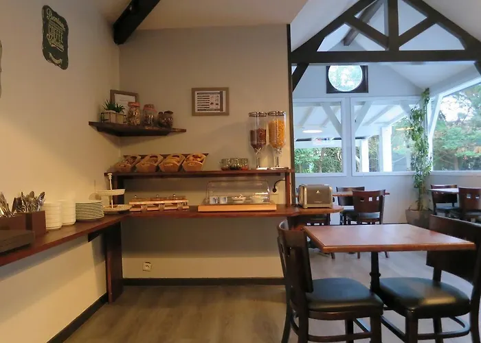 Готель Wood Bordeaux Aeroport