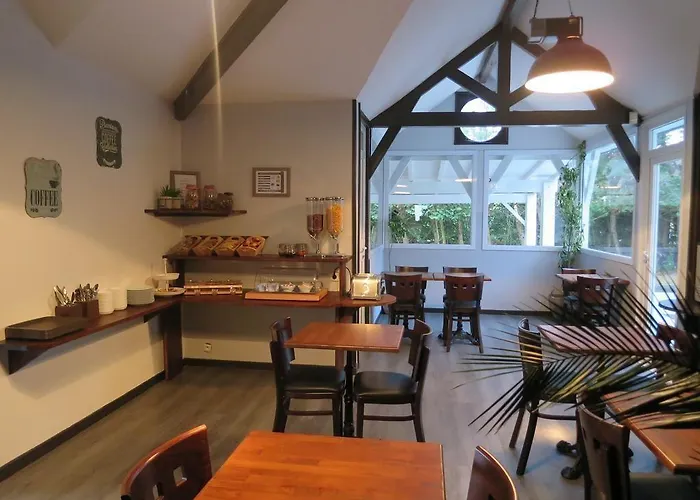 Wood Bordeaux Aeroport Готель Мериньяк