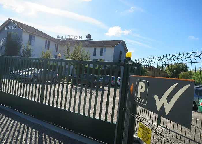 Wood Bordeaux Aeroport Готель Мериньяк