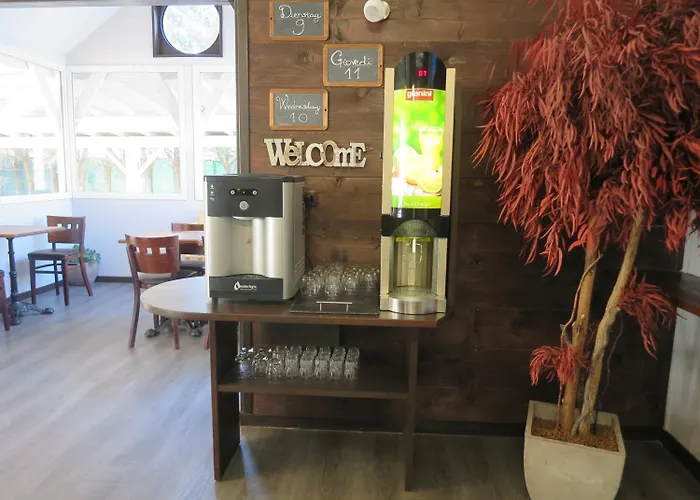 Готель Wood Bordeaux Aeroport