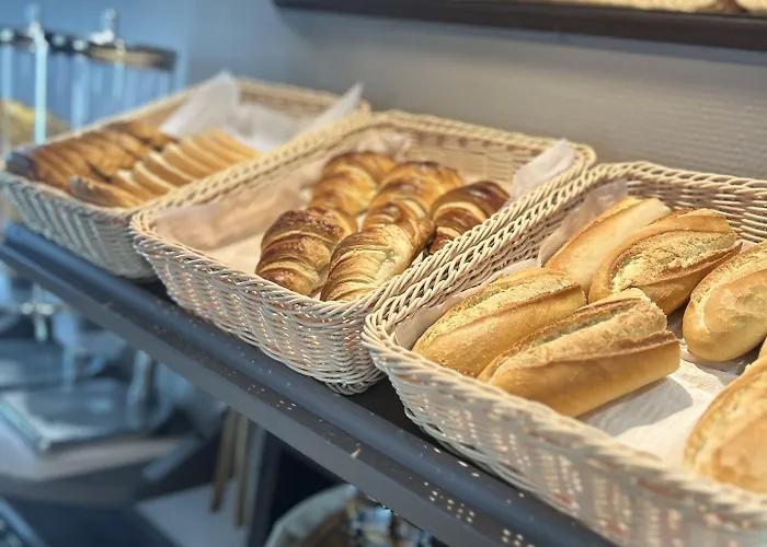 Готель Wood Bordeaux Aeroport