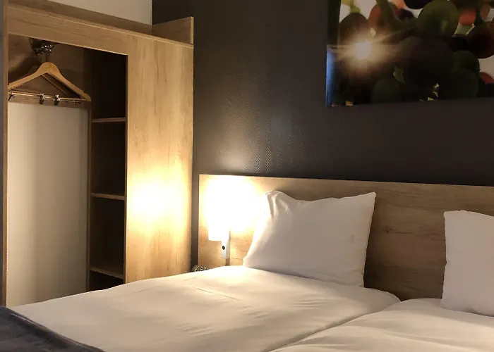 Wood Bordeaux Aeroport Готель Мериньяк