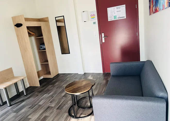 Wood Bordeaux Aeroport Готель 2*