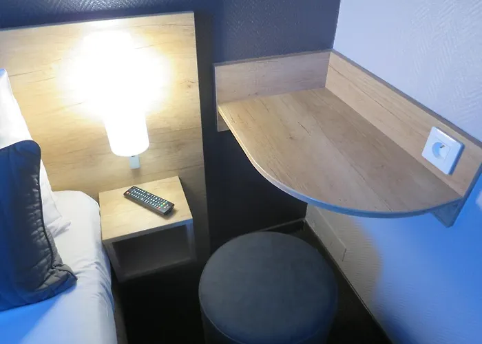 Wood Bordeaux Aeroport 2*